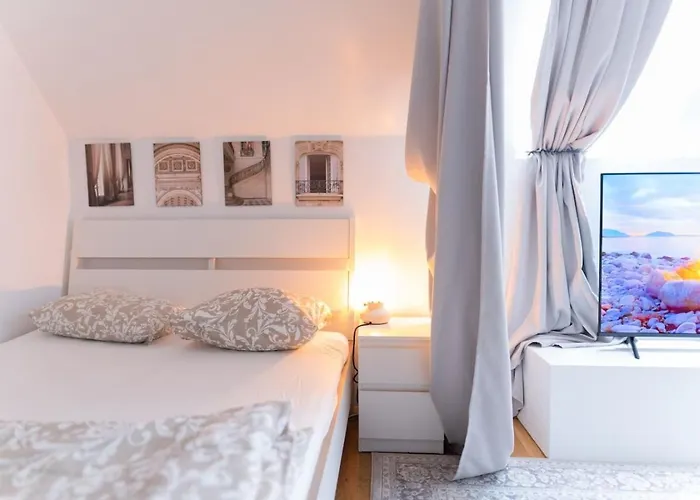 Daire Deluxe Penthouse 2-floors With Private Terrace Near Prater And Center Viyana